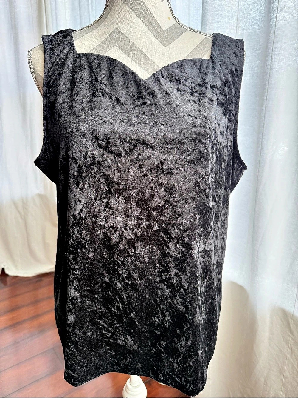Bedford Fair Black Velvet Sleeveless Top Size X-Large